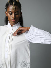 Load image into Gallery viewer, WOMEN LINE ART KURTA KARNATAKA
