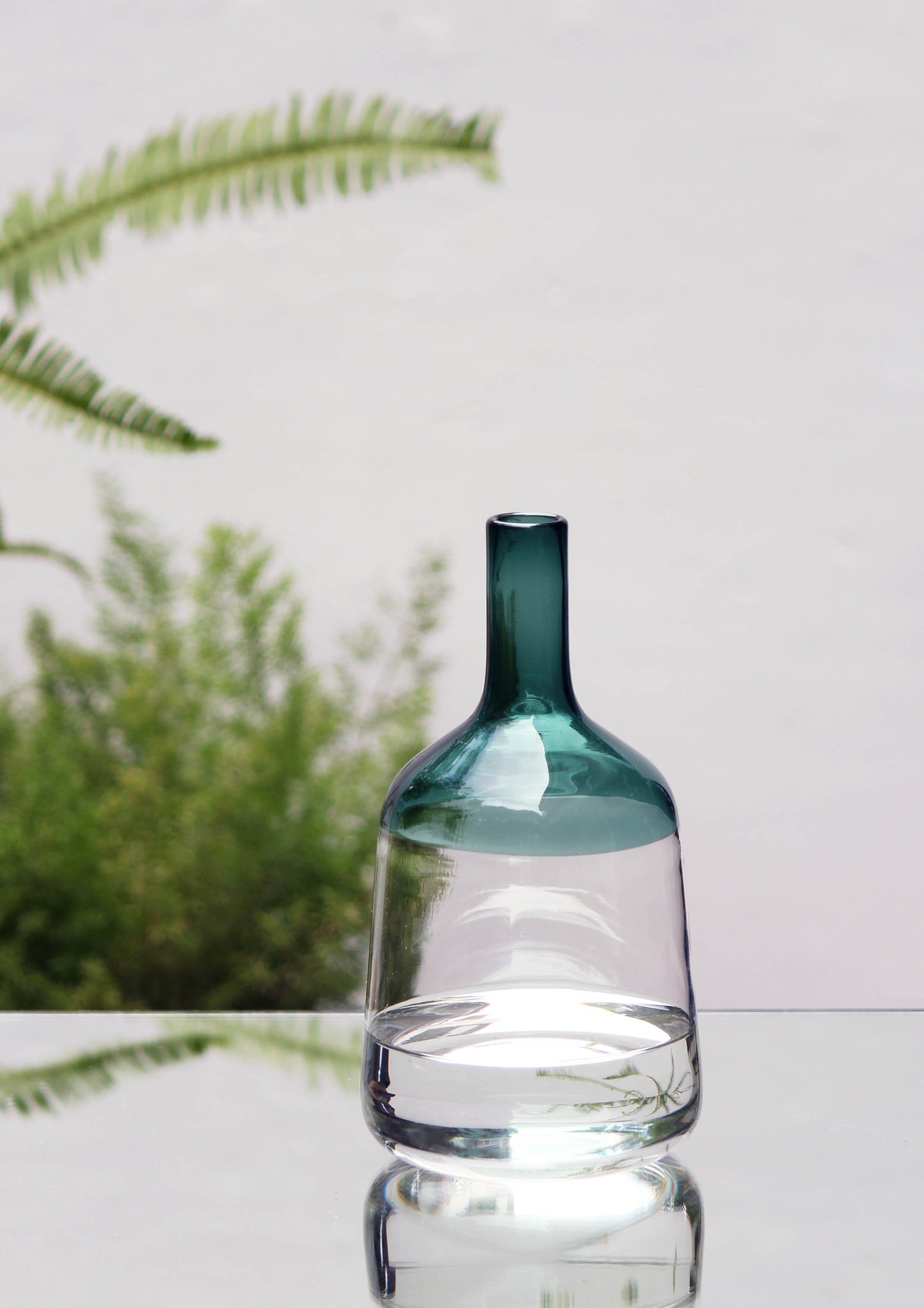 Iris vase – Medium - Teal